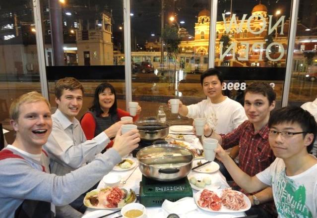 熊猫体育公司|快乐大本营肖战王一博是哪一期?忘羡线下合体发糖(图1) 熊猫体育