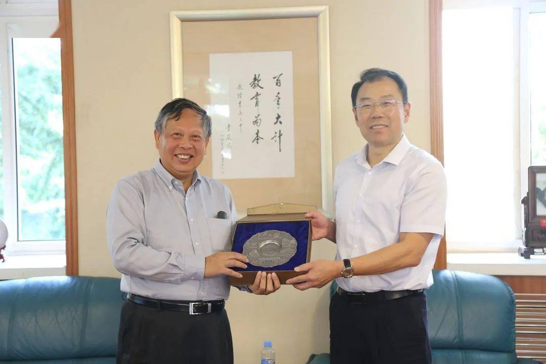 “熊猫体育首页”
【深化教育互联】同济大学一行来访(图5)