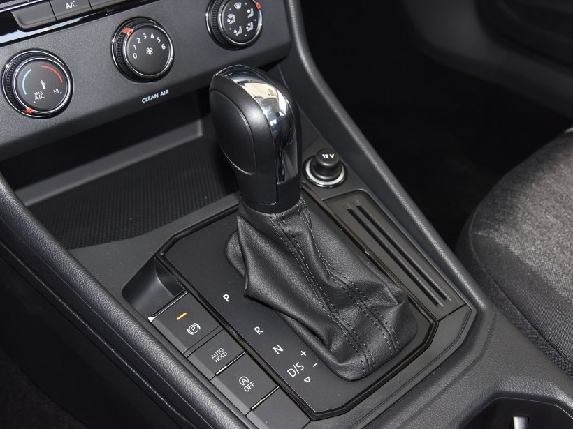 冯提莫B站跨年晚会 代表作《自己》 唱出纷歧样的风范“熊猫体育公司”(图1) 熊猫体育首页