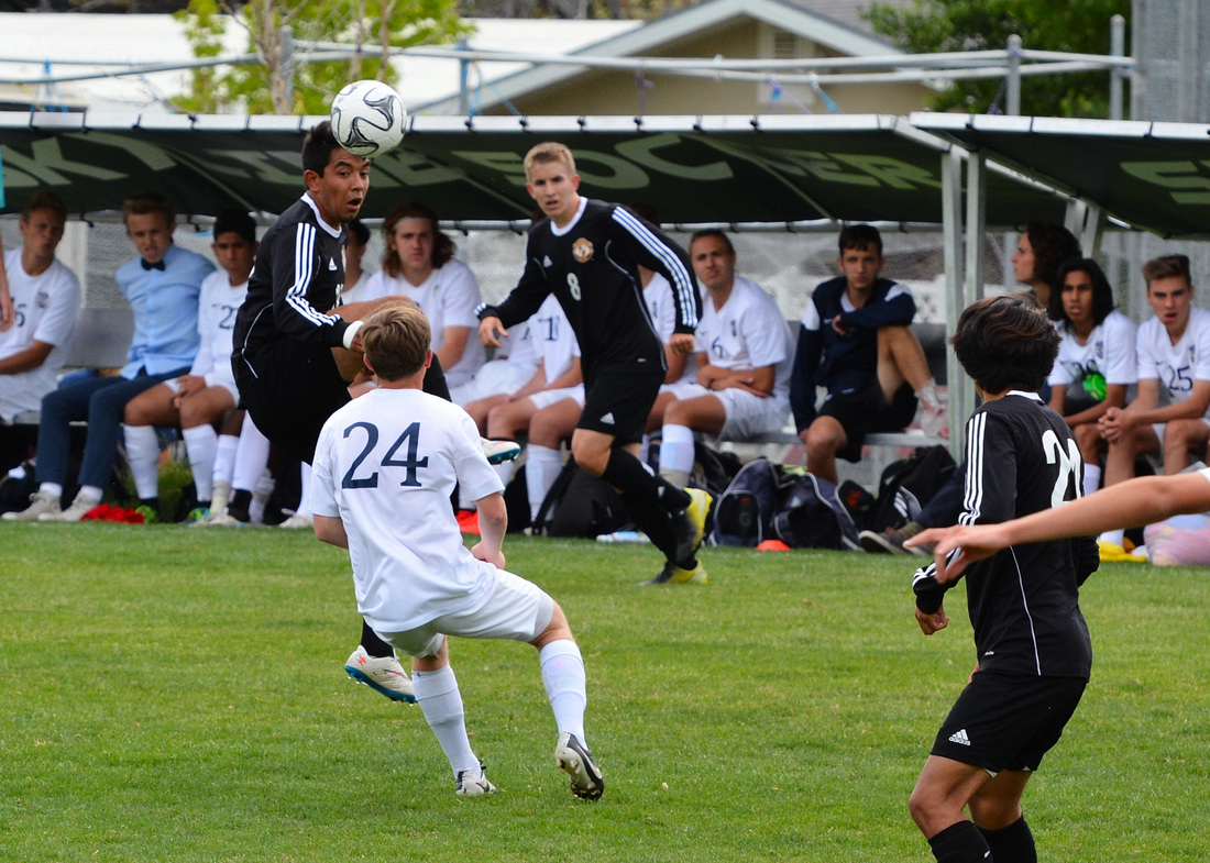 《我是大侦探》吴磊水手服帅气养眼 大长腿暴击大张伟|熊猫体育(图3) 熊猫体育公司