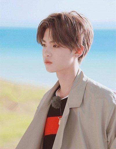 熊猫体育公司-
黄明昊成为《快乐大本营》小主持人!综艺上大放色泽啊!(图9) 熊猫体育公司-
黄明昊成为《快乐大本营》小主持人!综艺上大放色泽啊!(图9)